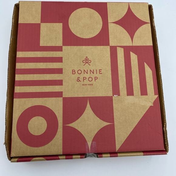 Bonnie & Pop Wooden Apple Collapsible Fruit Basket, New in box - Picture 7 of 9